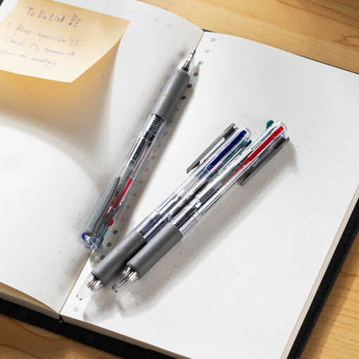 Bút bi 4 màu Deli EQ182 - Tích hợp 4 màu mực tiện lợi trong một thân bút