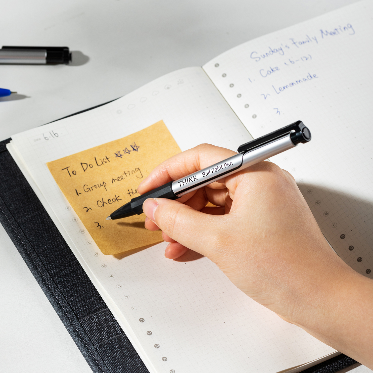 Bút bi Deli CQ29-BK - Sắc đen chuẩn mực phù hợp ký kết văn bản - Ảnh 2